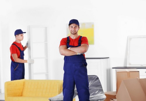 Planning checklist and packing supplies for Roehampton house removals
