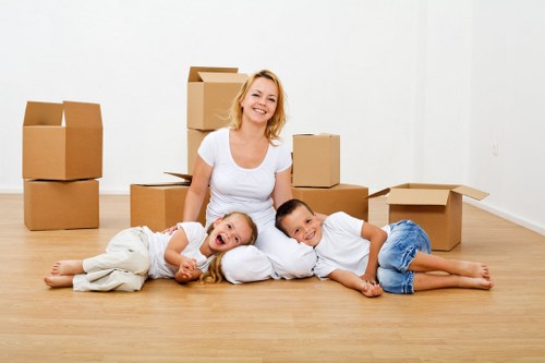 Professional moving van service for homes and offices in Roehampton