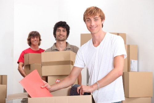 Local moving van for flats and houses in Roehampton