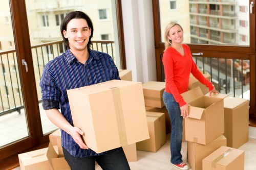 Risk assessment and supervision during a moving task